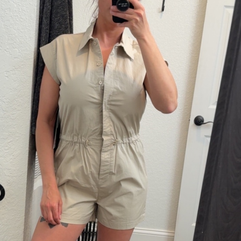 Green and Beige Collared Rompers - Picture 2 of 2